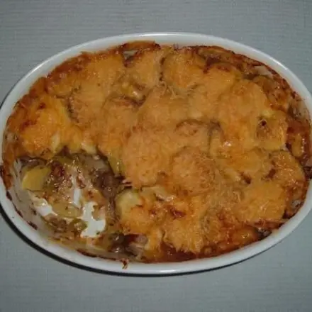 Kartoffelauflauf mit Bratwurst und Porree