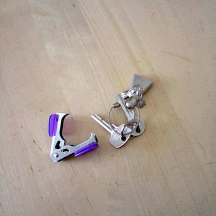 Schlüssel ohne Mühe am Schlüsselring anbringen