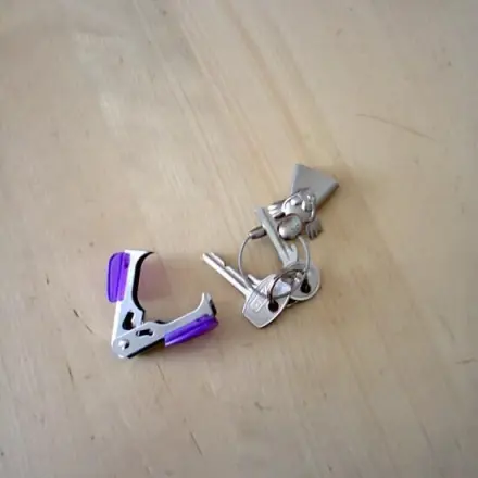 Schlüssel ohne Mühe am Schlüsselring anbringen