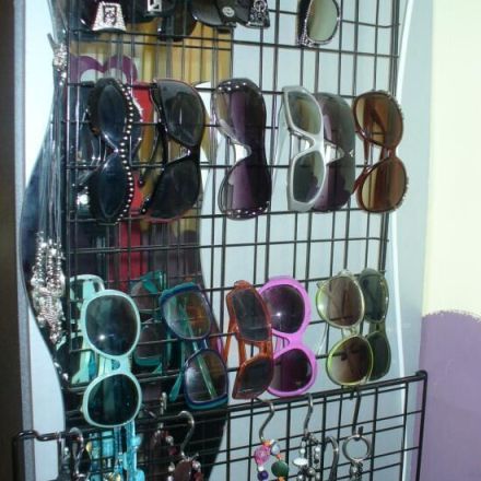 Modeschmuck farblich sortiert