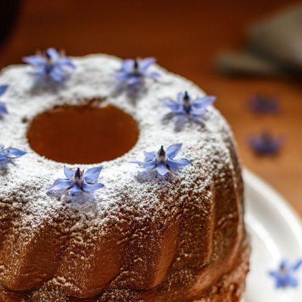 Saftiger Eierlikör Guglhupf