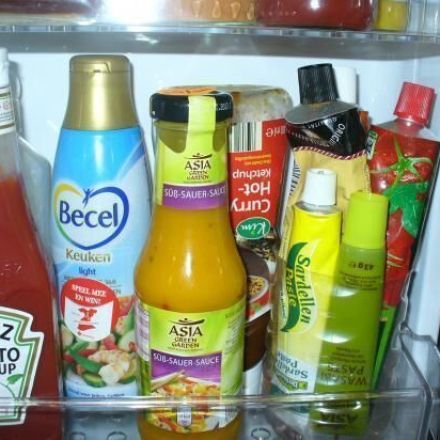 Tuben ordentlich im Kühlschrank aufbewahren