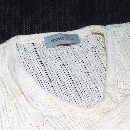Blut aus Kleidung / weißem Pullover entfernen