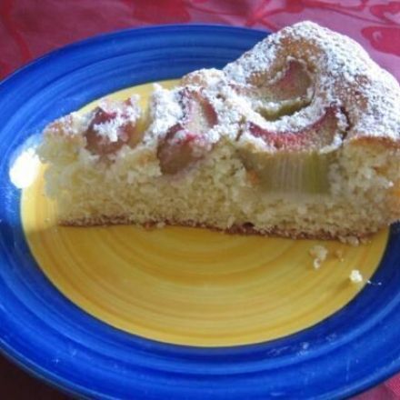 Rhabarber-Eierlikörkuchen