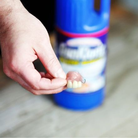 Weiße Zähne (Gebiss)