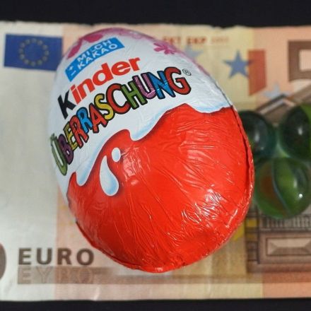 Geldgeschenk im Überraschungsei