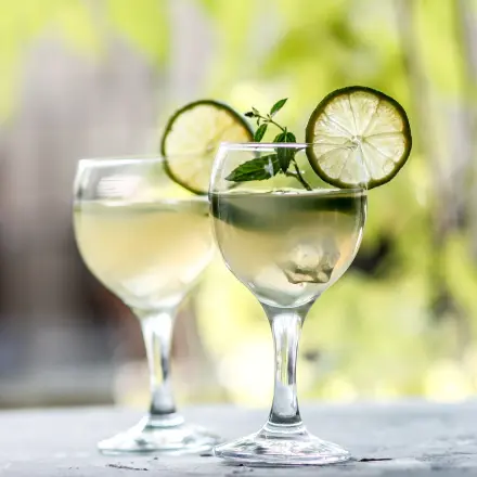 Leckerer Sommerdrink: Hugo in einer alkoholfreien Variante