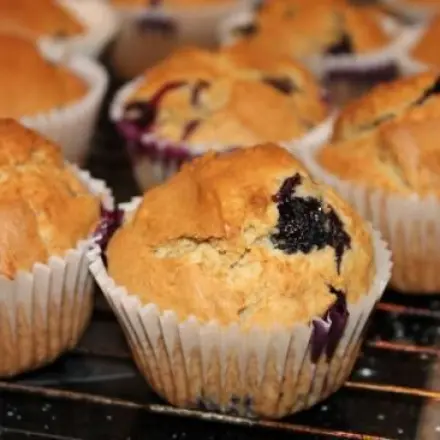 Erdnussbutter-Blaubeer-Muffins - Peanut Butter Blueberry Muffins