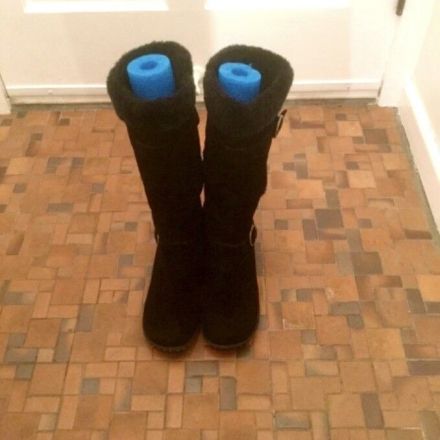 Die vielseitige Poolnudel - hält Stiefel aufrecht & in Form