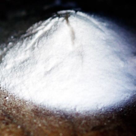 Kaiser Natron gegen Schmutzflecken in weißer Jeans