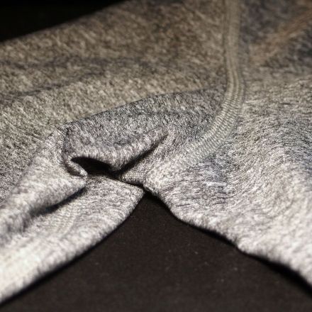 Schweißgeruch in Kleidung mit Essigwasser entfernen