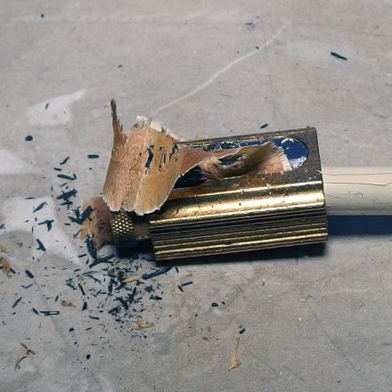 Holz- und Graphitspäne vertreiben Motten