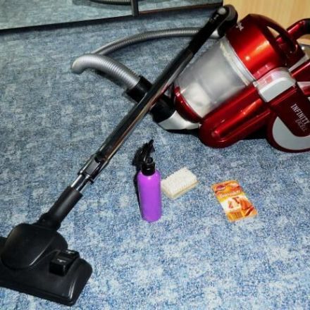 Teppich mit Backpulver reinigen - Mit Anleitung