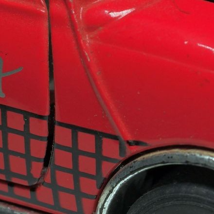 Teerflecken am Auto preiswert entfernen