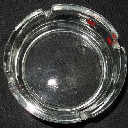 Richtig verdreckte Aschenbecher reinigen