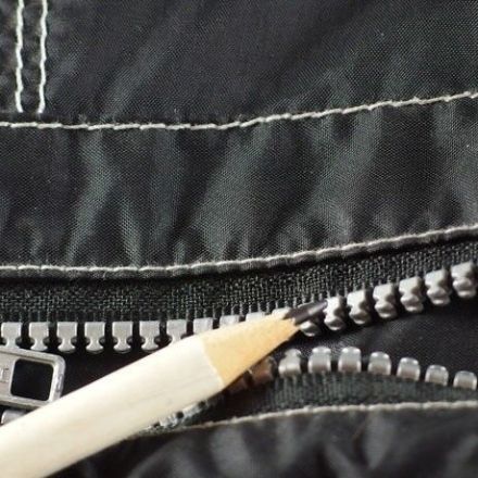 Reißverschluss klemmt? Bleistift hilft