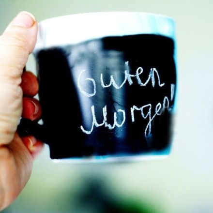 Tasse mit Tafellack lackieren