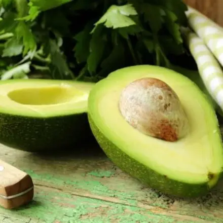 Avocado - Eigenschaften, Sorten, Lagerung, Verwendung