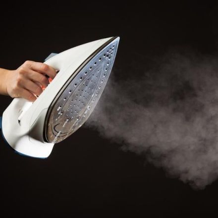 Dampfbügeleisen entkalken