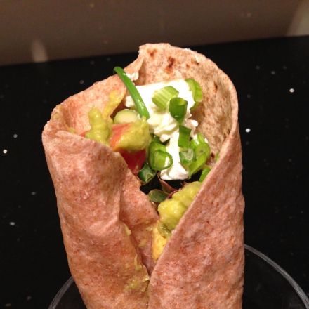 Wraps mit Avocado-Ziegenkäse-Füllung
