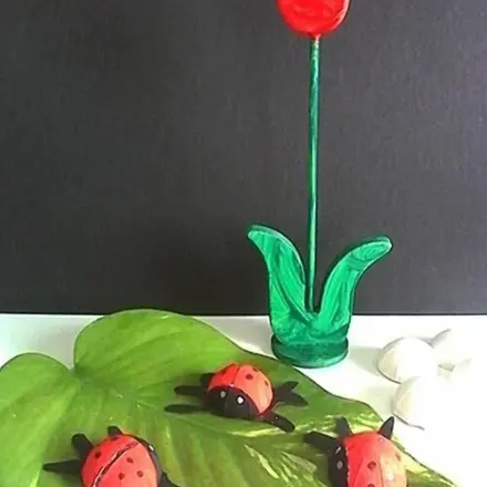 Marienkäfer aus Gips in Toffifee Verpackung herstellen