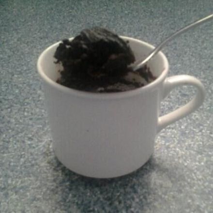 Veganer Mikrowellen-Brownie auf Vorrat