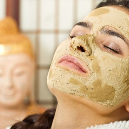 Heilerde-Maske gegen Pickel und Mitesser