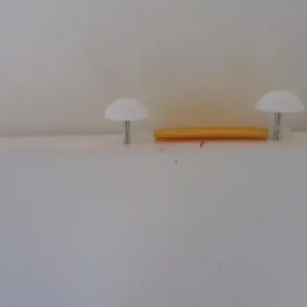Deko an Wohnungstür befestigen