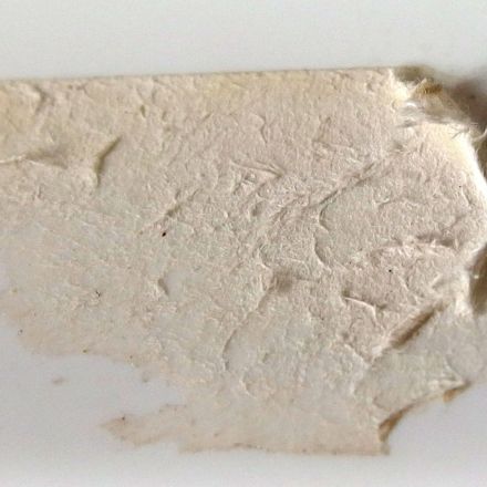 Kleberreste entfernen mit Tesafilm