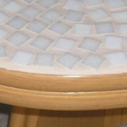 Alten Holztisch mit Mosaik verschönern