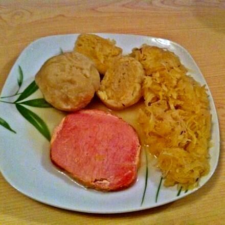 Kasseler in Sauerkraut und Gwichste Knödel (Mehlknödel)