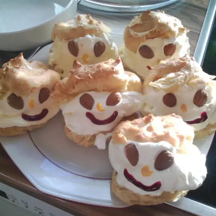 Windbeutel verzieren - lustige Windbeutelmännchen