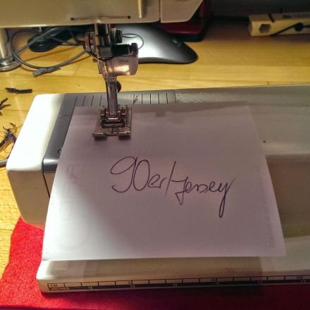 Welche Nadel ist gerade in der Nähmaschine?