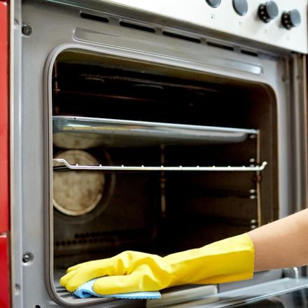 Backofen glänzend sauber mit dm Backofenreiniger