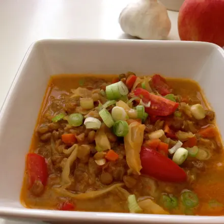 Thailändischer Linsen-Kokos-Kohl Eintopf - vegan