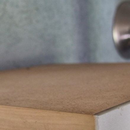 Fett-Staub-Schmiere auf Küchenschränken und Abzugshaube