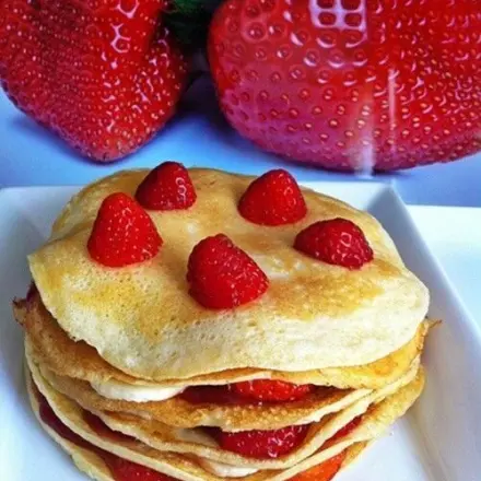 Erdbeer-Bananen-Pfannkuchen