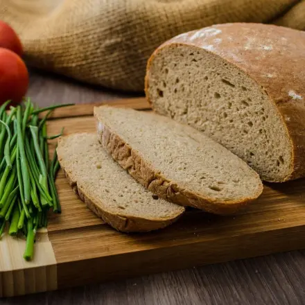 Überbackene Tomaten-Schnittlauch-Brote