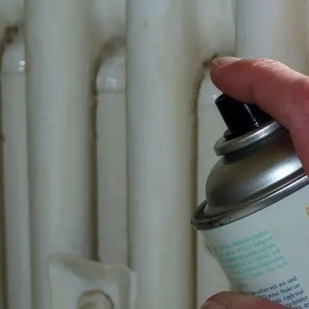 Heizkörper schnell wie neu mit Sprühlack
