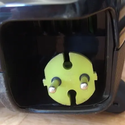 Staubsaugerkabel rollt mit Cockpitspray wieder gut ein