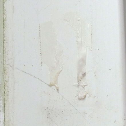 Kleberreste entfernen - Reinigung von Kunststoffen