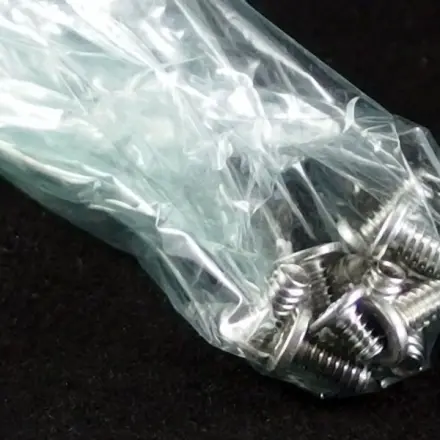 Mit Frischhaltefolie Kleinzeug sortieren