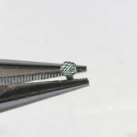 Nägel einschlagen ohne Bluterguss