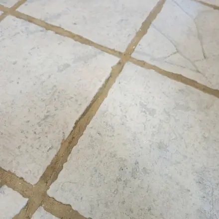 Keramikfliesen mit Macke ausbessern