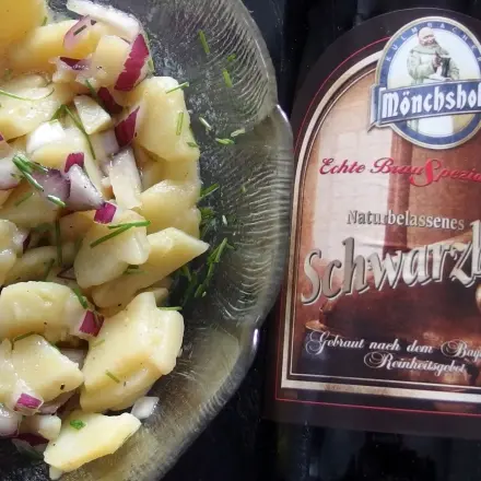 Selbstgemachter Kartoffelsalat