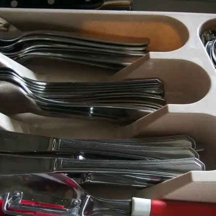 Besteckkasten rutscht nicht mehr in der Schublade hin und her