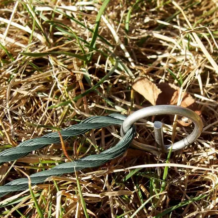 Fleischspieße als Zeltheringersatz