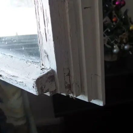 Undichte Holztüren und -Fenster wetterfest machen
