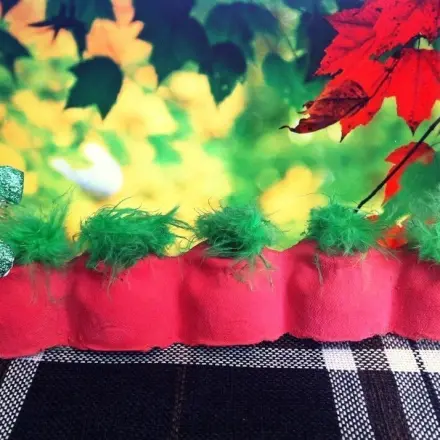 Raupe aus Eierkarton basteln