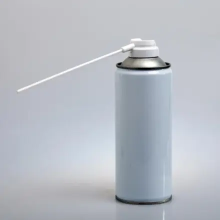 WD40 gegen quietschende Türen, festgerostete Schrauben etc.